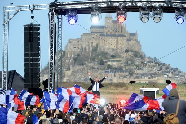 Eric Zemmour en meeting ce 19 Février 2022 à Averdon, au pied du Mont-Saint-Michel.