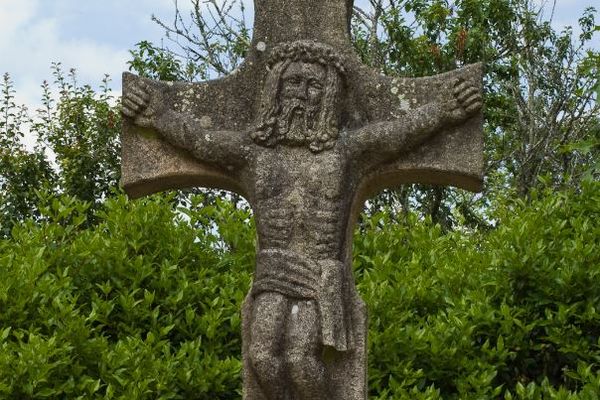 C'est cette photo du calvaire Saint-Aubin qui a fortement agacé les algorithmes de Facebook et provoqué la suppression de toutes les photos de calvaires sur la page de la mairie de Crac'h.