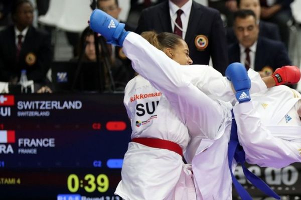 Laura Sivert ( La Sauvegarde de Besançon), championne du monde de Karaté en équipe à Madrid en novembre 2018