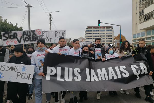 Marche blanche en hommage à Anis, 15 ans, poignardé à mort. Montpellier, 28 novembre 2021.