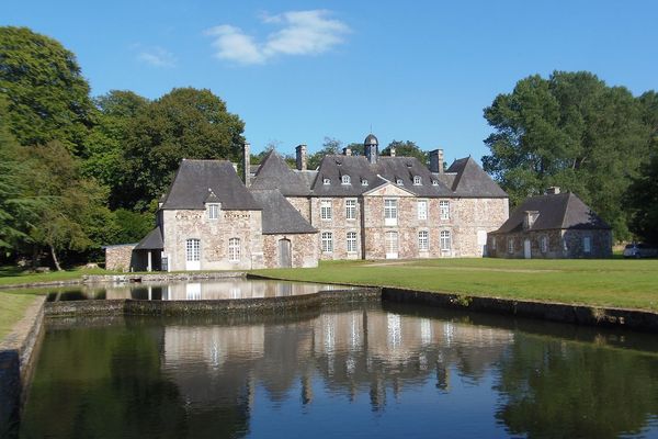 Dans la Manche, l'abbaye de la Lucerne d'Outremer retrouvera des éclaircies dans l'après-midi de ce SAMEDI.