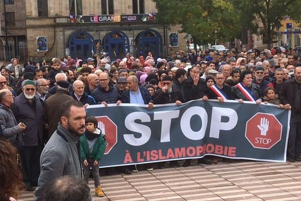 1.100 personne selon la police, 1.800 selon les organisateurs pour la manifestation contre l'islamophobie à Belfort. 