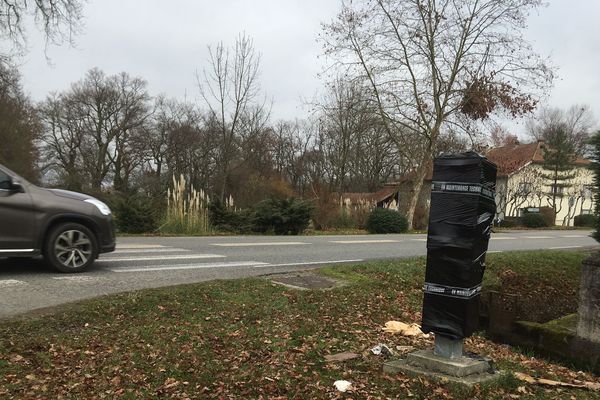 Près de 60% des radars fixes ont été dégradés depuis le début du mouvement des gilets jaunes selon le Ministère de l'intérieur. Leur remise en service commence peu à peu autour de Toulouse. Des gilets jaunes appellent déjà à de nouvelles dégradations.