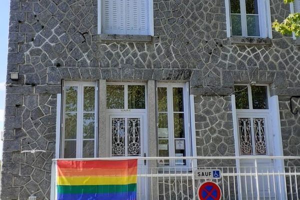 La commune de St-Christophe dans la Creuse s'associe à la journée internationale de lutte contre l'homophobie