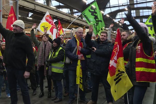 Ici à Caen, grève reconduite pour le week-end à l'unanimité moins 3 voix