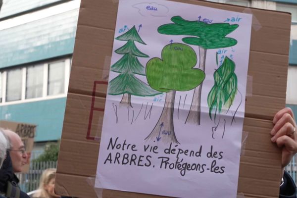 Les manifestants ont marché samedi après-midi de Montreuil jusqu’au château de Vincennes.