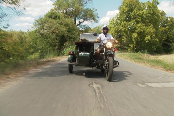 Il sillonne les routes de l’Hérault avec son side-car pour vendre son café 5f42463464c50_ftv8453-00_01_46_01-4971004