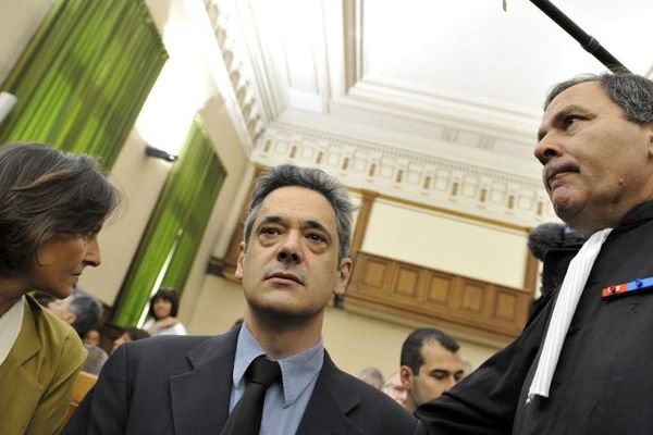 Les parents d'Agnès Marin, le jour de l'ouverture du procès du meurtrier présumé de leur fille, au Puy-en-Velay, le 18 juin 2013.