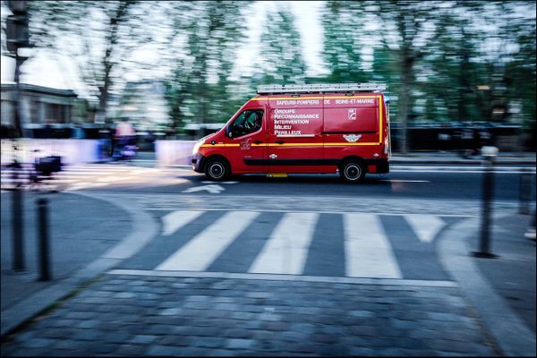 Une jeune femme s'est retrouvée coincée dans l'ascenseur inondé de son immeuble vendredi matin à Sarcelles. Elle a été sauvée in extremis par les pompiers.