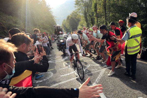 Tadej Pogacar renverse le Tour de France 2020 lors du contre-la-montre de La Planche des Belles Filles le 19 septembre.