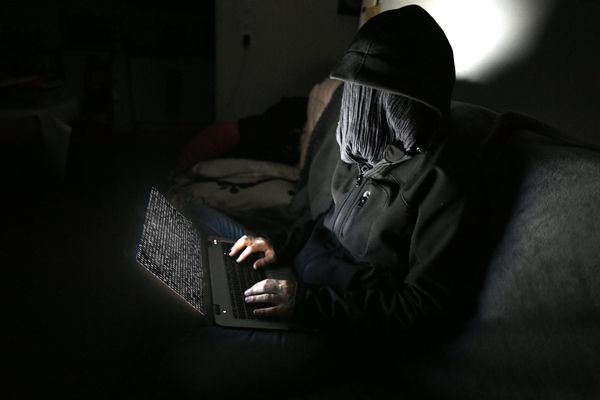 Selon Libération et le blog spécialisé en cybersécurité Zataz, des pirates de l’informatique ont réussi à voler des données médicales de 500 000 Français et les ont publiées sur le Darkweb. La République du Centre affirme que 108 000 habitants du Loiret sont concernés par cette fuite.