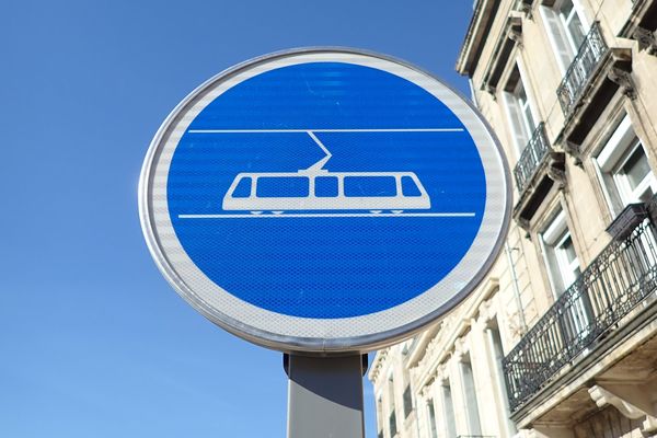 Panneau de tram à Bordeaux