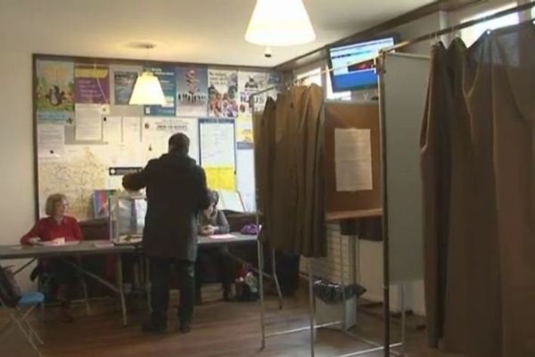 Un bureau de vote, à Epinay-sur-Seine, en Seine-Saint-Denis.