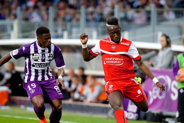 Arthur Masuaku lors du match contre Toulouse-VAFC en 38ème journée du championnat .