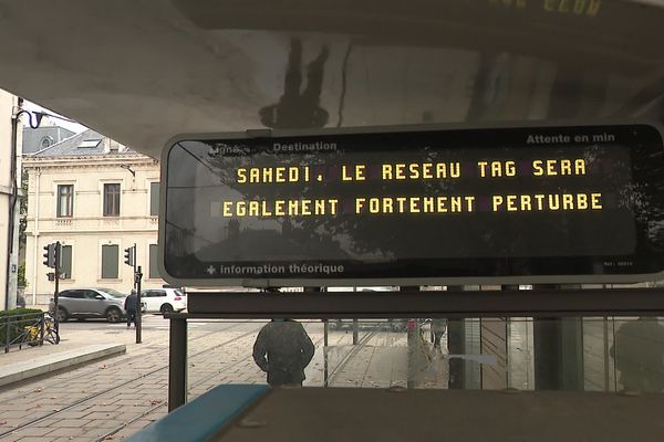 Le réseau de transports en commun de Grenoble est quasi à l'arrêt depuis un mouvement de grève initié vendredi 12 novembre.