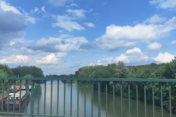 Le ciel de traîne laisse revenir le soleil