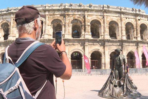 Les touristes étrangers reviennent à Nîmes après les années Covid