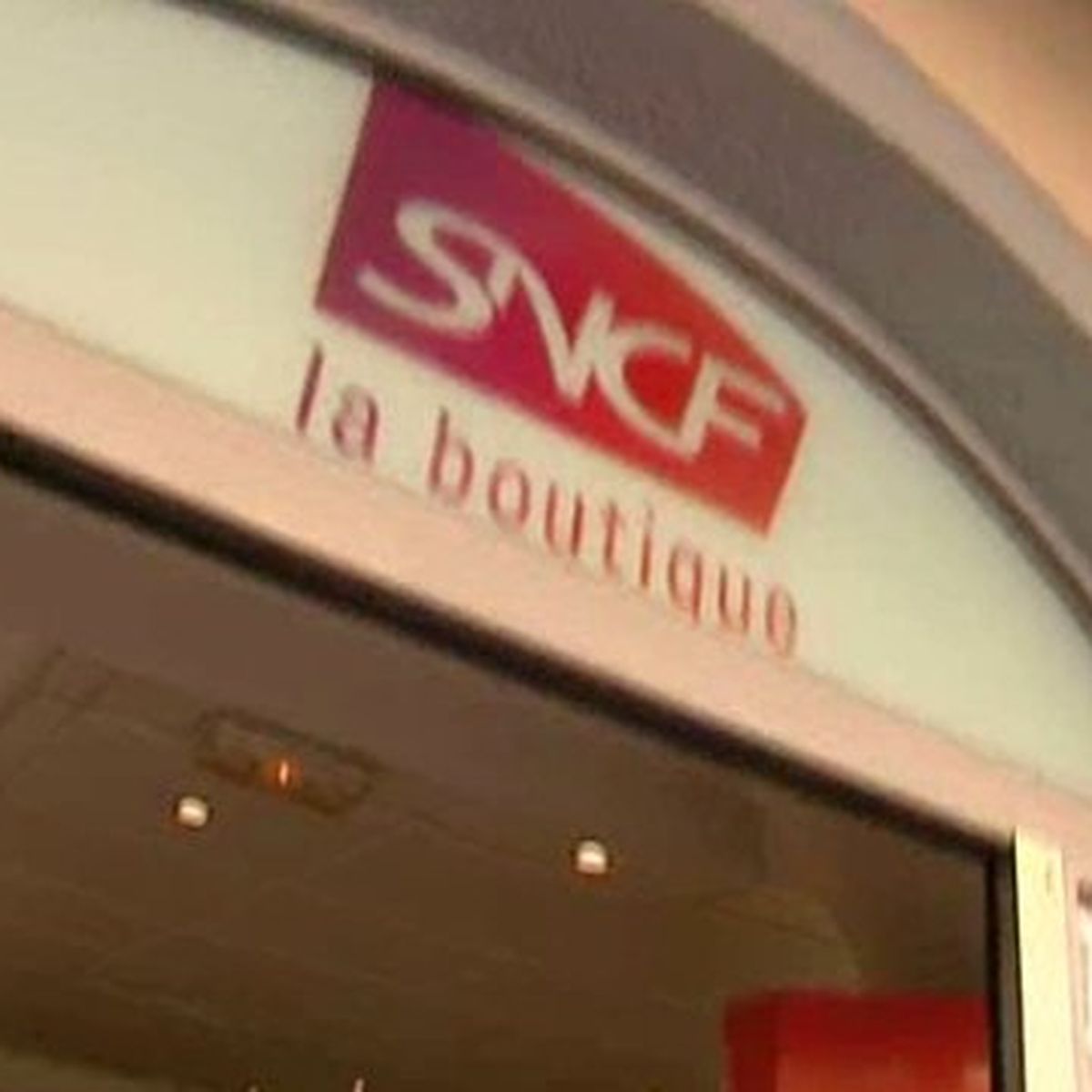 Mobilisation des usagers pour la boutique SNCF de Chamb ry