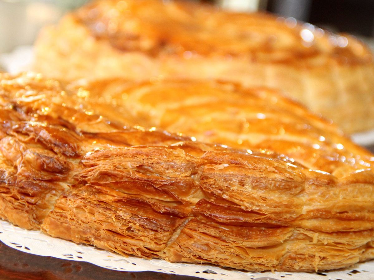 Fève, couronne et tradition… Dans les secrets de la galette des rois -  C'est en France