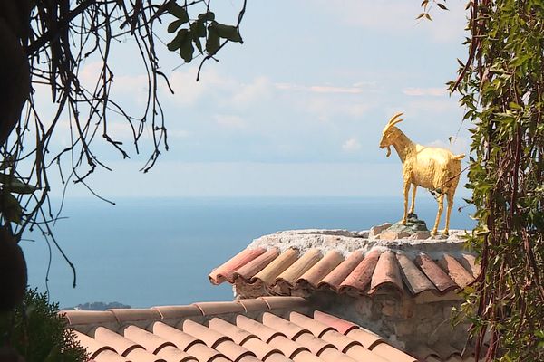 Statuette de la Chèvre d'Or à Eze dans les Alpes-Maritimes.