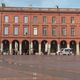 17 mars 2020 : la France est confinée à cause de la crise Covid. La place du Capitole, à Toulouse, est désertée.