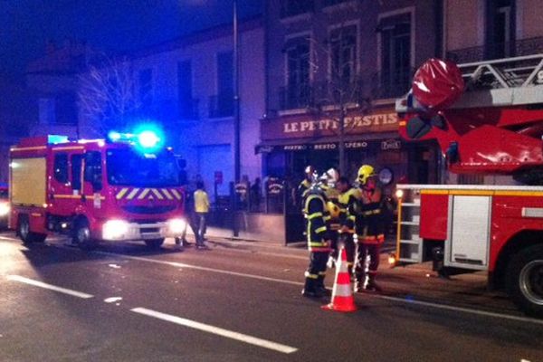 Les pompiers de Perpignan sont rapidement intervenus sur les lieux de l'incendie, rue du Général Leclerc.