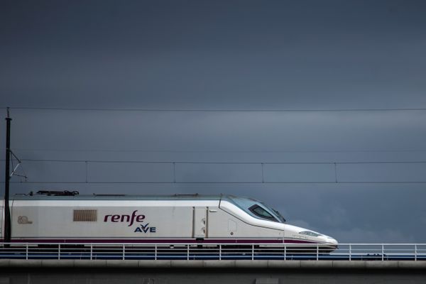 Train AVE de la compagnie Renfe, le TGV espagnol-Illustration