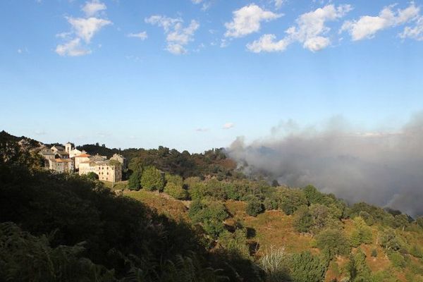 L’incinération de tous déchets verts est interdite, sauf cas dérogatoires prévus pour la période du 1er octobre au 30 juin pour des horaires inclus dans la période 10h à 15h30 - Archives