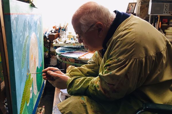 René Saint-Léonard dans son atelier - Saint-Léonard-des-Bois (72)