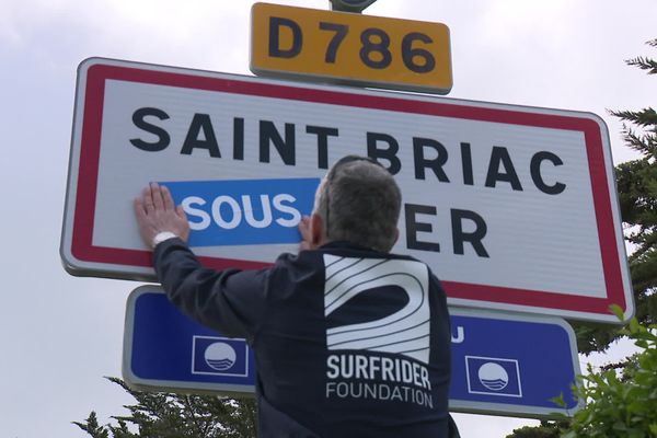 Surfrider Foundation veut alerter l'opinion publique via une nouvelle campagne visuelle utilisant les panneaux d'entrée de ville. Par exemple, la ville côtière de Saint-Briac-sur-mer (35) s'est ainsi vu transformée en Saint-Briac-sous-mer.