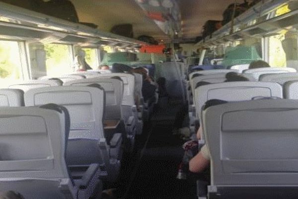 Voyageurs bloqués dans une des rames du train Paris/Limoges cet après-midi