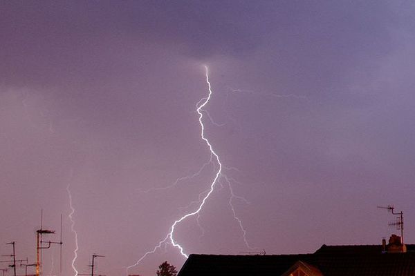 Orages attendus dans le Nord Pas-de-Calais ce mercredi 19 juin 2013.