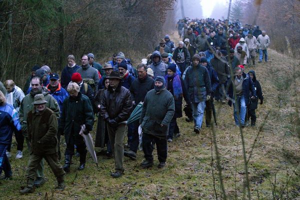 En 2006, de très nombreux visiteurs participaient à la commémoration de la Bataille du Bois des Caures, marquant le début de la Bataille de Verdun, à Beaumont-en-Verdunois (Meuse).