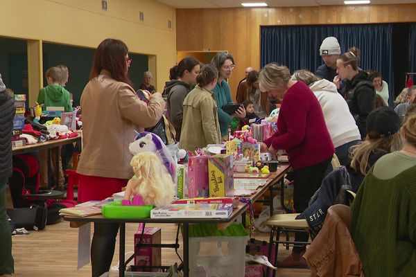 Les bourses aux jouets sont de plus en plus nombreuses chaque année.