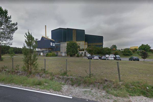 L’usine de traitement des ordures de Pontenx-les-Forges est située sur la route départementale 46.