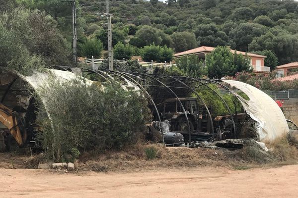 Un incendie s'est déclaré sur le site d'une ancienne entreprise de maraîchage, à Ocana, ce 18 août.