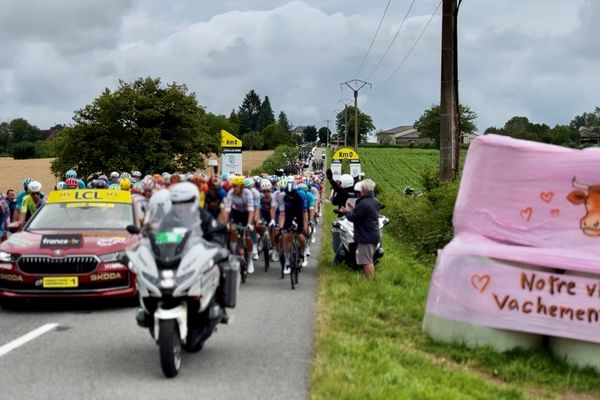 KM Zéro, départ du Tour de France d'Evaux-les -Bains pour la 11ᵉ étape dur Tour 2024