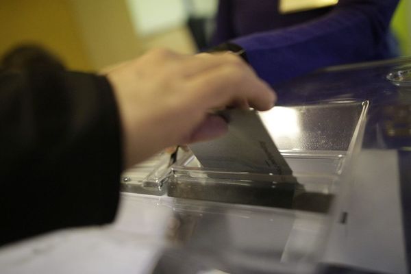 Dans toutes les communes de France, les électeurs étaient appelés aux urnes ce dimanche 15 mars pour le 1er tour des élections municipales.