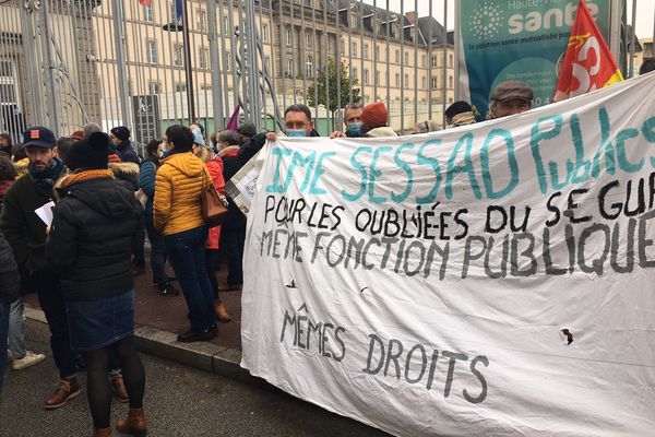 Presque 300 salariés du médico-social public et privé ont manifesté mardi 7 décembre 2021 à Limoges.