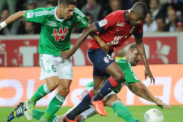 Le Lillois Salomon Kalou peu avant la faute qui lui permettra d'inscrire le penalty de la victoire. Losc 1 - 0 Saint-Etienne