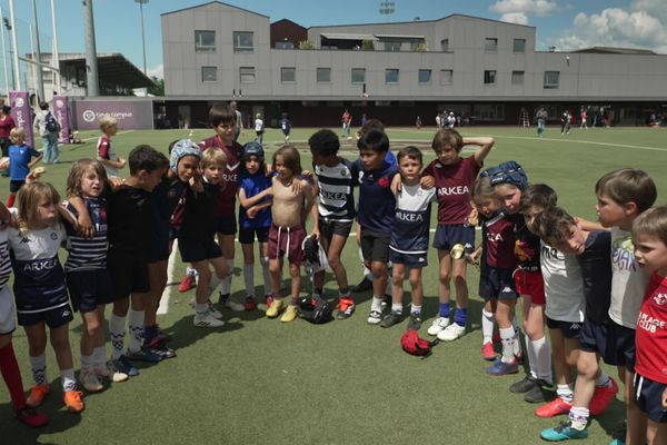 Les enfants de l'école de rugby de Bègles