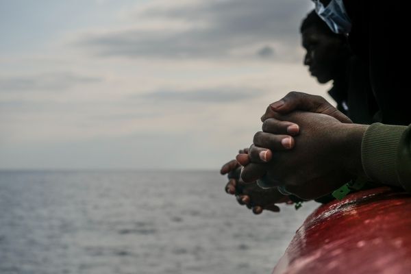 SOS Méditerranée appelle à l'aide pour trouver une solution rapide pour les 234 migrants à bord de l'Ocean Viking.