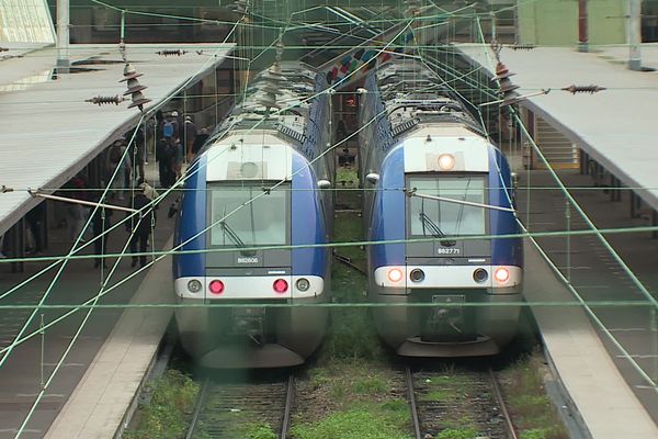 Certains TER au départ d'Amiens sont maintenant exploités par une filiale privée de la SNCF. Les cheminots de cette nouvelle structures ont mené une grève pour dénoncer la dégradation de leurs conditions de travail.