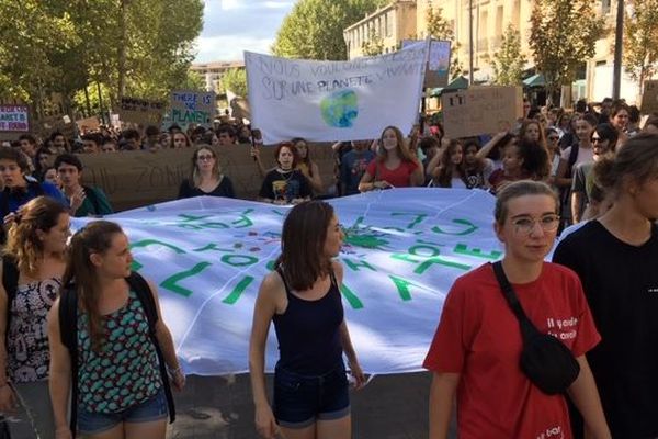 Des Centaines De Jeunes A La Marche Pour Le Climat A Aix En Provence