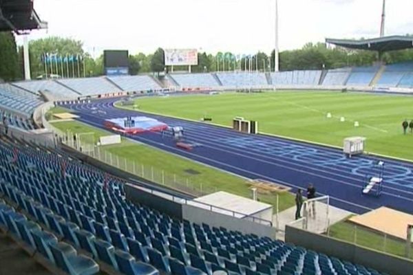 La piste d'athlétisme du Stadium de Villeneuve-d'Ascq restera vide en 2013.