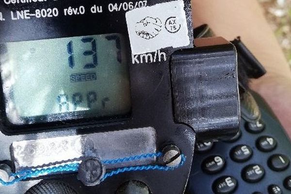 Montpellier, avenue Mendès France, un jeune conducteur de 19 ans a été contrôlé à 137 km/h au lieu de 50. 