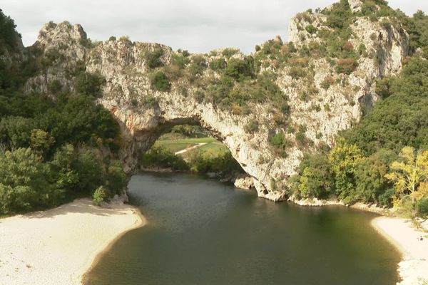 Le Pont d'Arc dans les Gorges de l'Ardèche