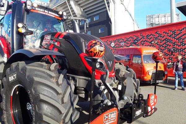 Le tracteur d'En Avant prend la route direction Lille