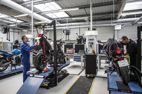 Le contrôle technique obligatoire pour les deux roues motorisés de plus de 5 ans entre en vigueur en France ce lundi 15 avril 2024.