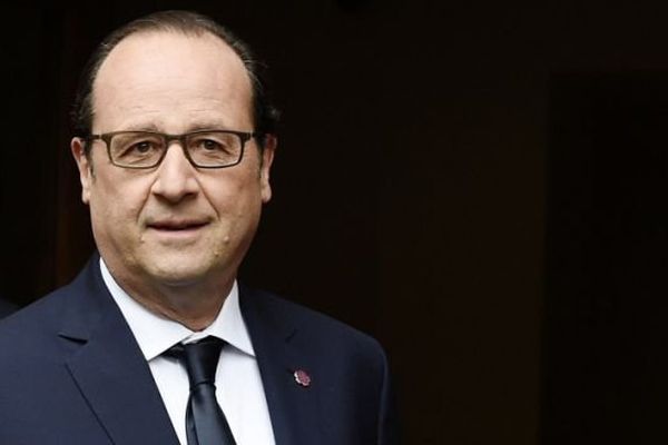 Photographié ici en Arménie lors de son arrivée aux cérémonies de commémoration du génocide ce vendredi 24 avril, François Hollande doit multiplier les visites de terrain ces prochains jours.